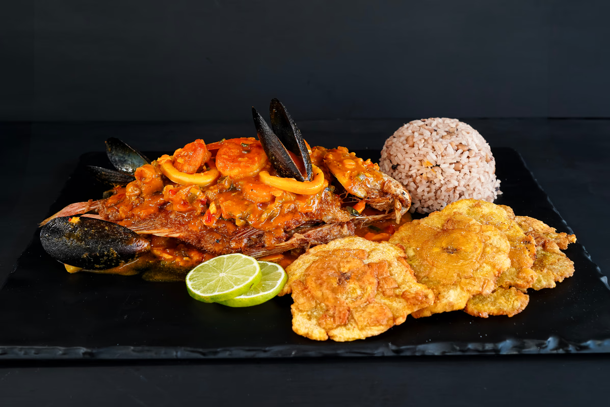 Mojarra Marinera — Plato destacado del menú Baroca Sabor Ancestral