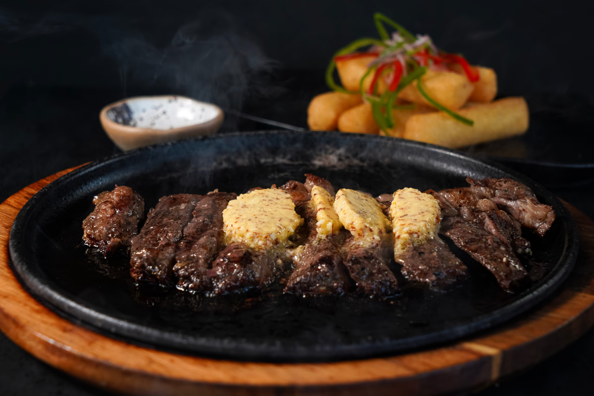 New York Steak — Plato destacado del menú Baroca Sabor Ancestral